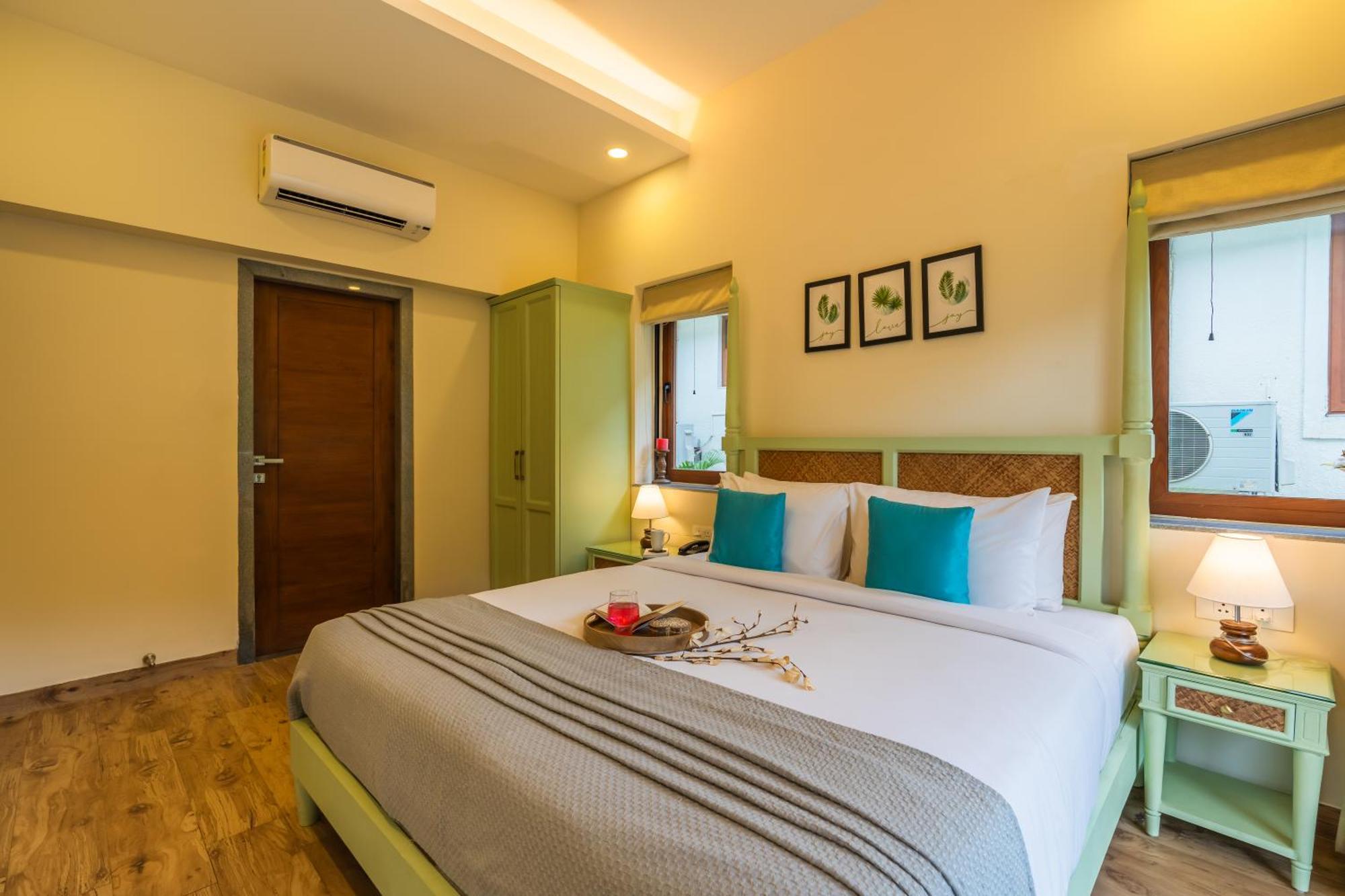 Elivaas 3 Bhk Pvt Pool & Bar - Villa Valerie Oxel エクステリア 写真