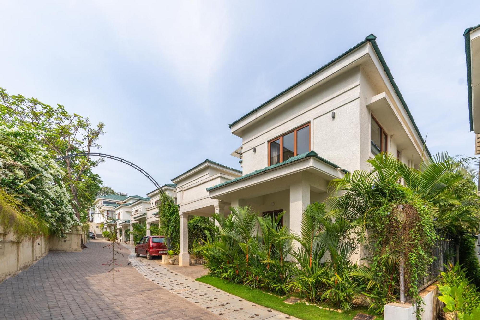 Elivaas 3 Bhk Pvt Pool & Bar - Villa Valerie Oxel エクステリア 写真
